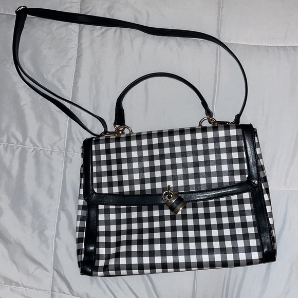 Black and White Checkered Handbag - Signature Avon - Picture 2 of 7